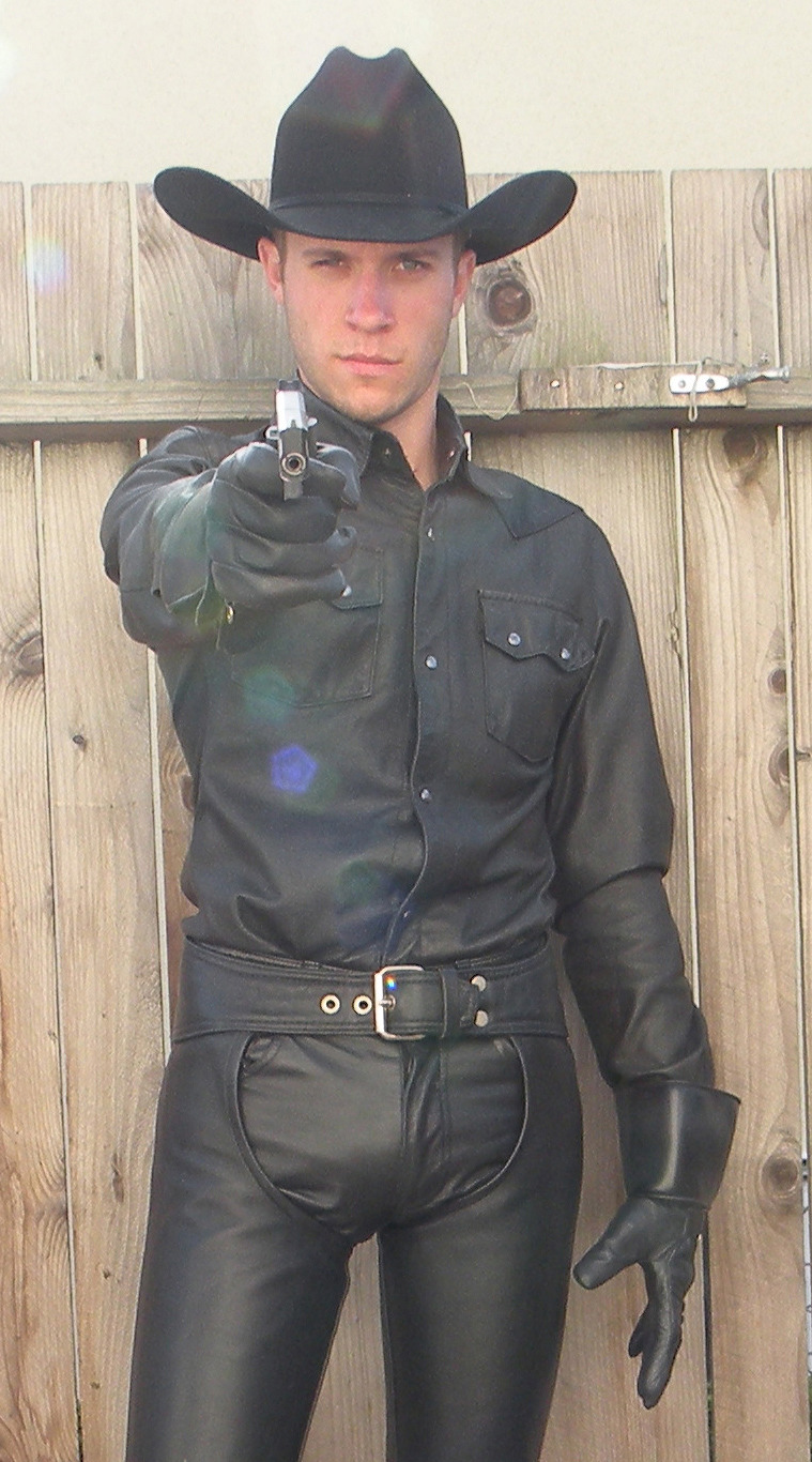 2manykinks: Don’t mess with Cowboy Shawn. Former Stud of the Week Shawnk.  From