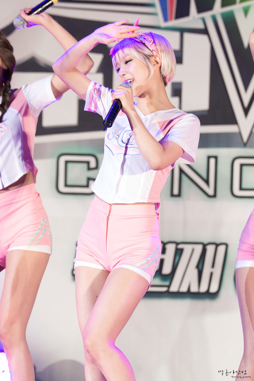 XXX : choa’s 단발머리 (short hair) outfits photo