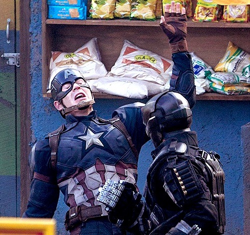widowsarrow:  my thirst for Chris Evans hitting me like