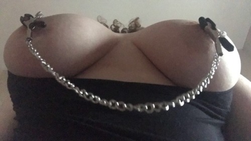 badgyalbunny: Tried something new and I LOVE it. Such an interesting feeling. I put a vibrating plug