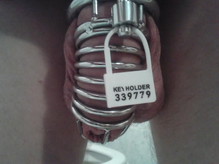 teenboylocked:  Really like my life as a young locked boy!  