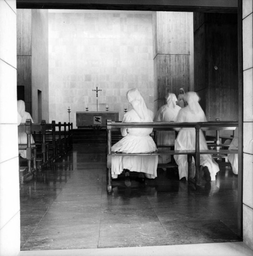 manifest05: L’Hôpital du Sacré Cœur in Baabda, Lebanon by Michel Éco