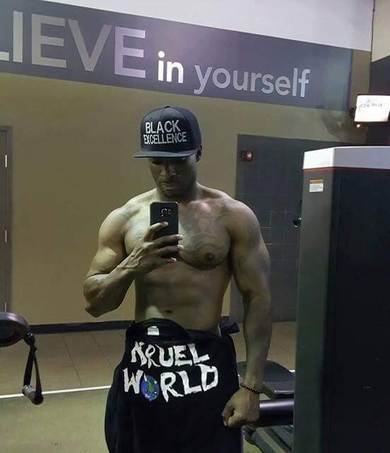 massivemusclebears:  so-dayi: Take This and Be Happy!  I’D BE VERRRRRRY HAPPY. 