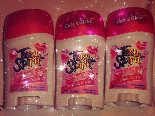 swarnpert:  lindsaylohoean:  did anyone ever find out how teen spirit smells  