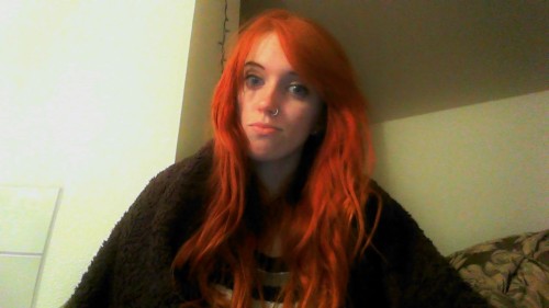 girlwithglowinthedarkunderwear:  havent blessed the internet with my face in a while  so heres a pic of me looking smarmy in a blanket