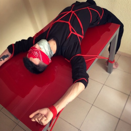 gaggedchav:Red