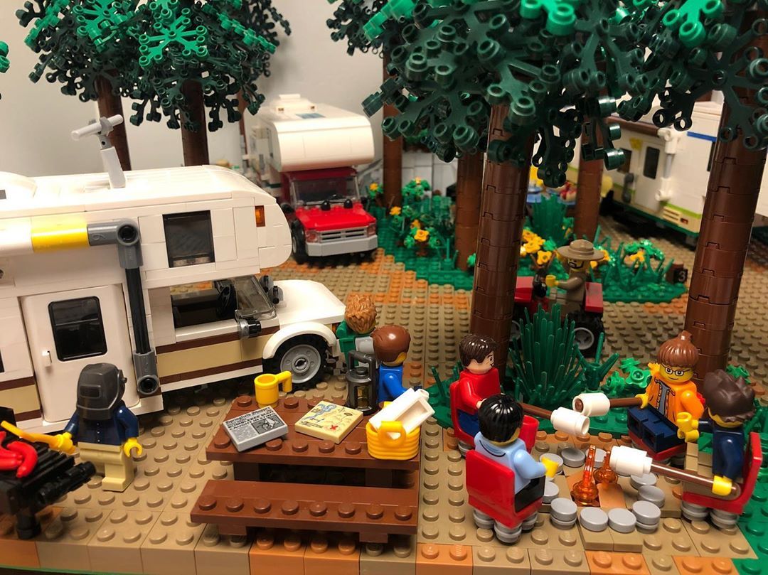 LEGO MOC Camping car by anasplathy