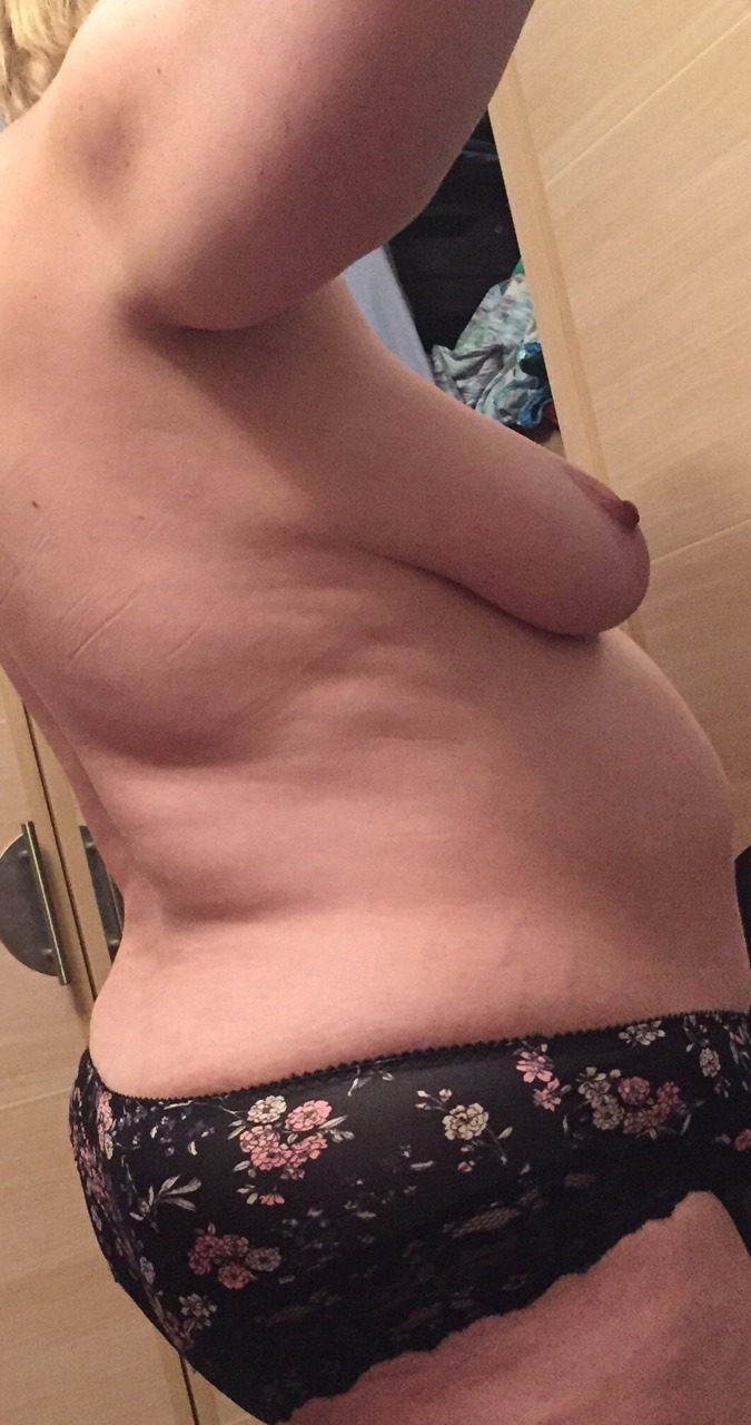 jedrick1201:  Who wants to fuck her