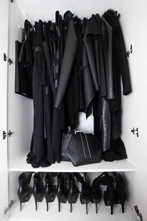 foxxinthewind: Get the black coat HEREThe black blazer HEREAnd the black heels HERE