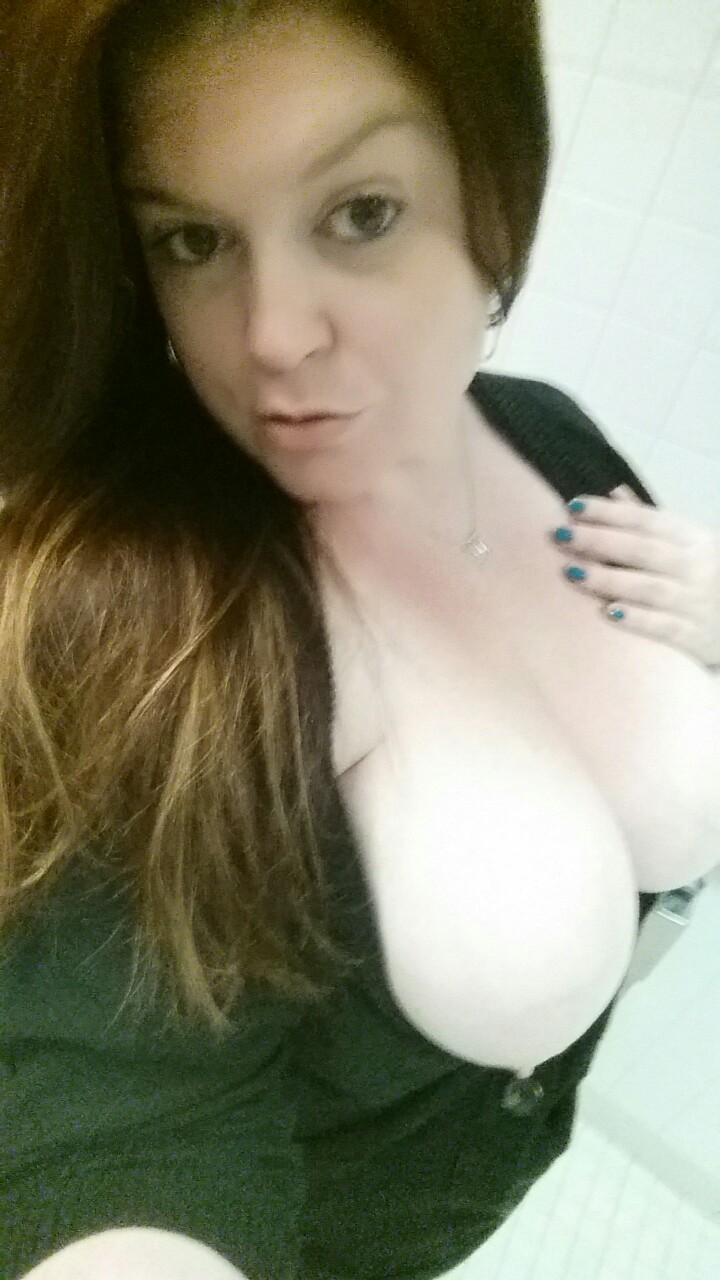weliketoplay7384:  A little restroom photo shoot cuz why not?! Xoxo, K;) 