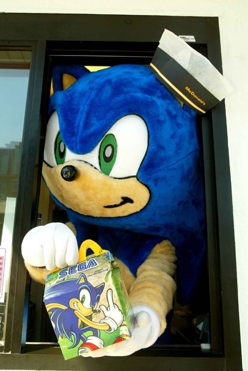 iheartstarsandbows:  witapepsi:  Gotta get fast food  OMG…WHERE THE FUCK IS THAT?