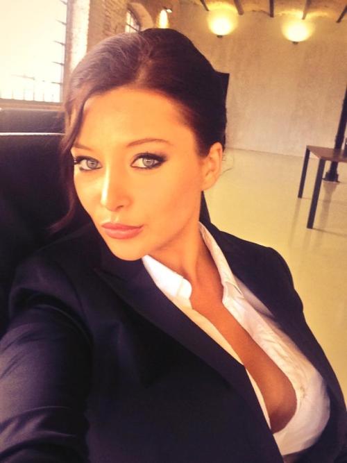 dailyhantzis:  Anna Polina