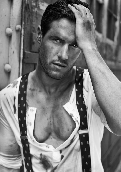 mancrushoftheday:  Photo: Zack van der Merwe | Ph: Charl Marais #muscle #abs The Man Crush Blog / Facebook / Twitter