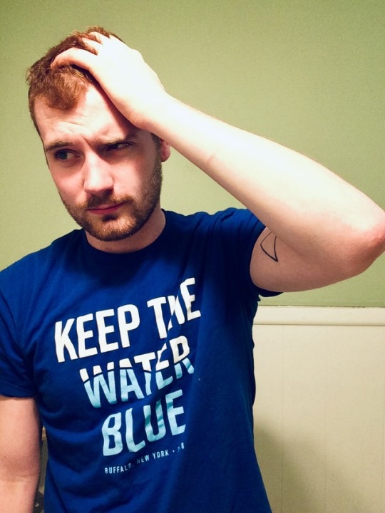 lifeisawalnut:     I was supposed to be brushing my teeth, but decided to take photos first 