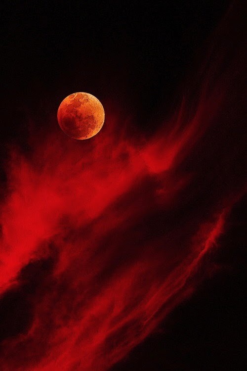 bitchuser:  Blood Moon 