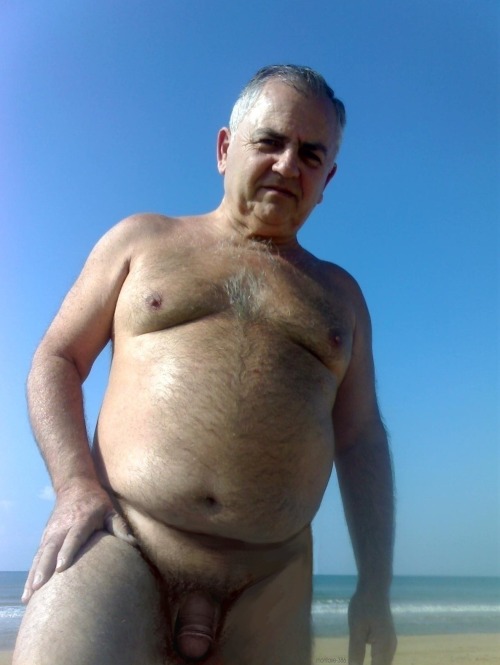 http://senioretgay2.tumblr.com/post/93390064512