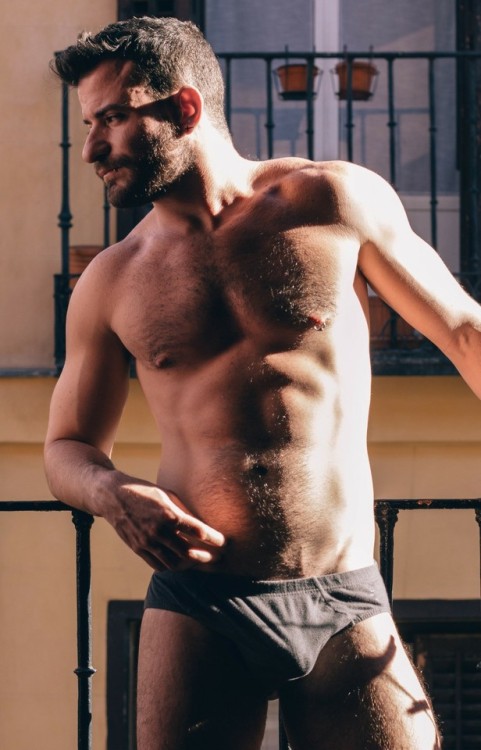 cuddlyuk-gay: I generally reblog pics of guys with varying degrees of hair, if you want to check out