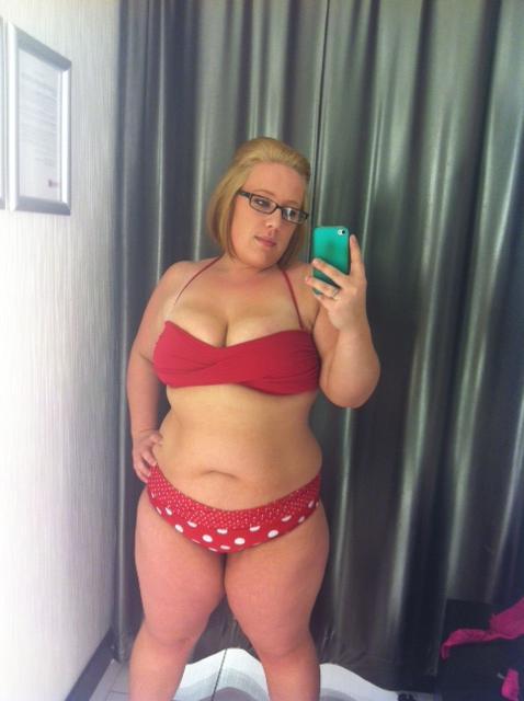 alltherealgrrls:  a fun chubster. better as blonde or brunette? 