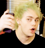 mikeysource:  @Michael5SOS: Gonna call room service and ask for someone to hang out with  Mijito rico