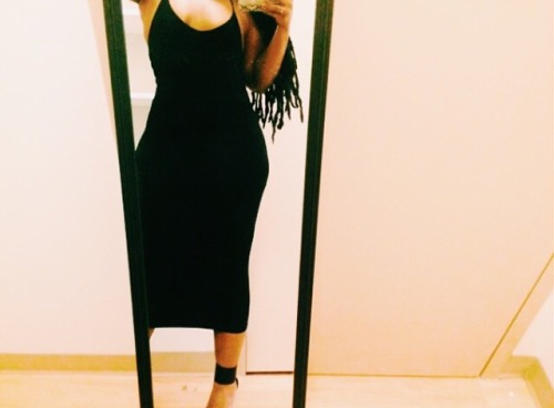 dresquiat:iammauriche:calypsonefertiti:partyatthome:dresquiat:Hi , I’m Driz and these are some