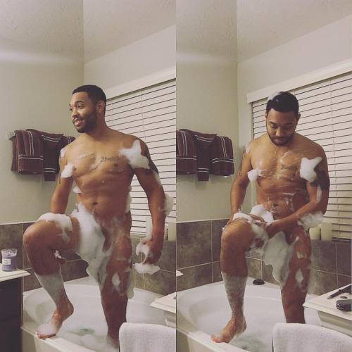 ml8807: blindpoet:   ml8807:  Sometimes, I just like to have fun in my skin. Period. #sexynerdmovement #tubtime #yeailikebubbles  (at Houston, Texas)  Embrace that freedom of who you are and how you’re designed. Being nude not for attention or sexual