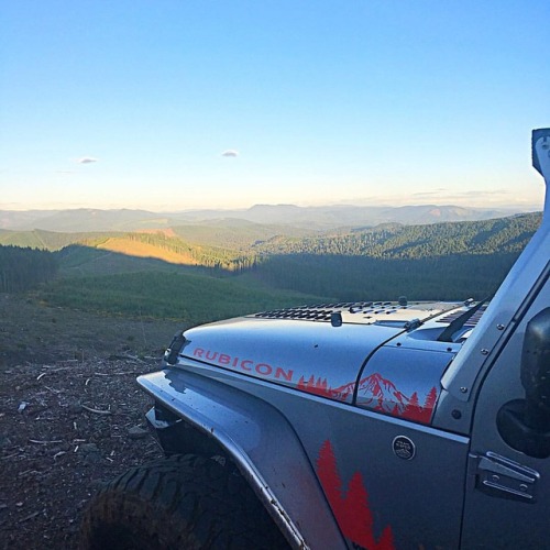 drew-jeepo:My type of playground •••#jeepwrangler #jeepbeef #jeep #wrangler #roughjeep #oregonjeeps 