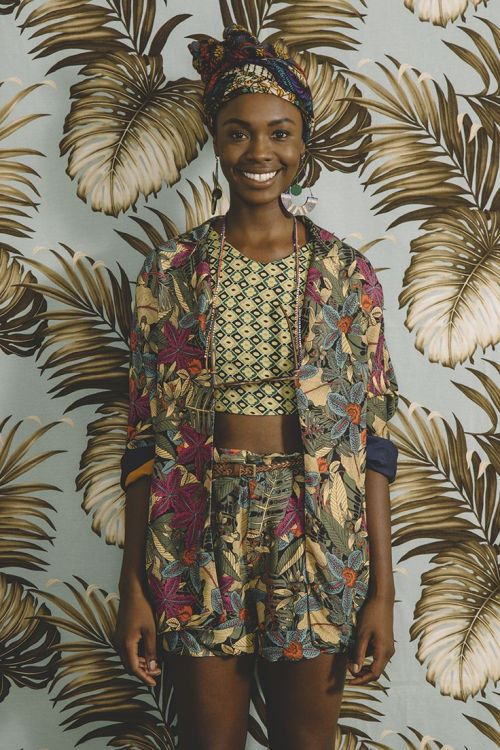 yagazieemezi:  Who can find the designer of these?