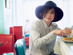 autostraddle:  Ellen Page opened up to Vogue
