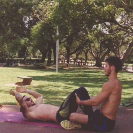 haiprow:  randomologie:#nohomo  this literally is bros at the gym lol