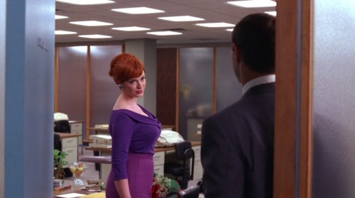 thefashionofmadmen: Joan, S2 E12 “The Mountain King”