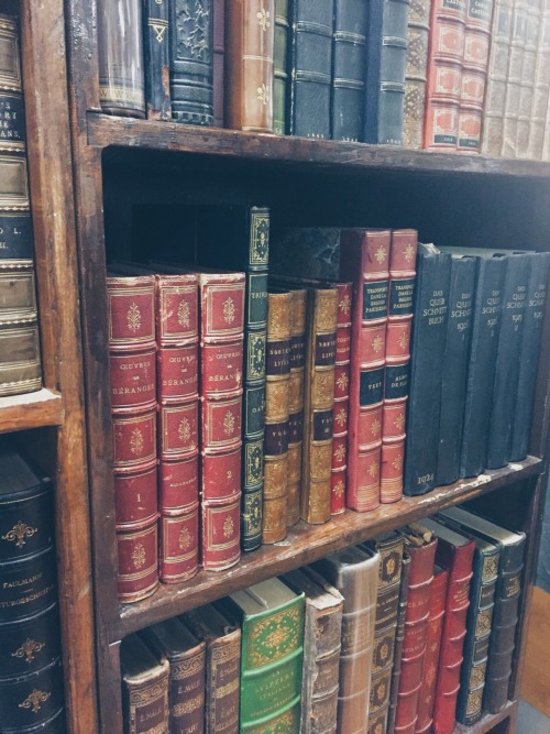 queen-of-love-and-beauty: Commonwealth Books