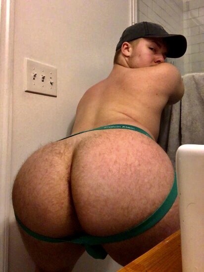 footballsweetcheeks:  THICC dudes