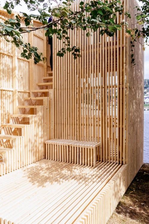 sunflowersandsearchinghearts:  Warm Wooden Terrace via pinterest 