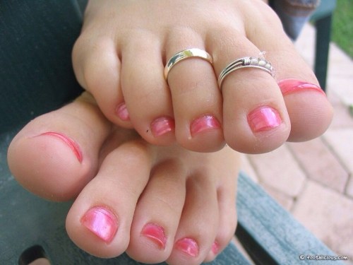 Maureen Kinky Toes