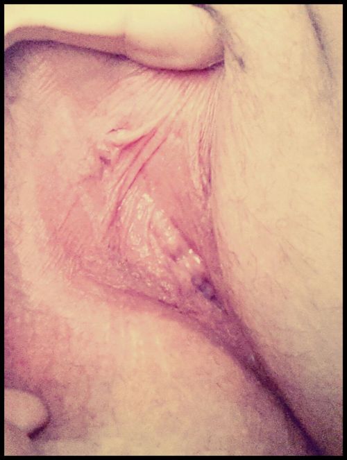 mimimichelle16: Who wants to punch my pussy? :)