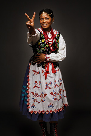  borders / granice - photo exhibition by Piotr Bondarczyk & Piotr Sikora Polish traditional costumes presented by people of different nationalities! 