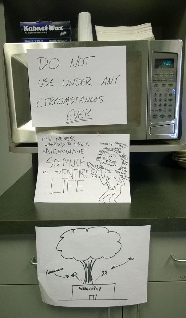 pr1nceshawn:  It’s Good To Have A Sense Of Humor While At Work. 