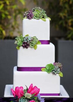 fancyweddingdreams:  145 Creative Wedding Cakes Ideas: http://www.jollyweds.com/145-creative-wedding-cakes-ideas/photo source: ericaobrien.com  YUM!