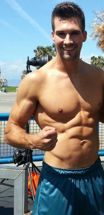 bbmennudeenjoy:  Looks like James Maslow (of Big Time Rush fame) will be our eye candy for this season…thoughts? 