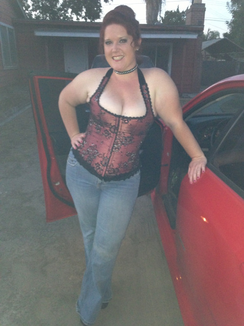 curvybaes:  Take a look at my sexy collection of hot curvy, thick and bbw girls at