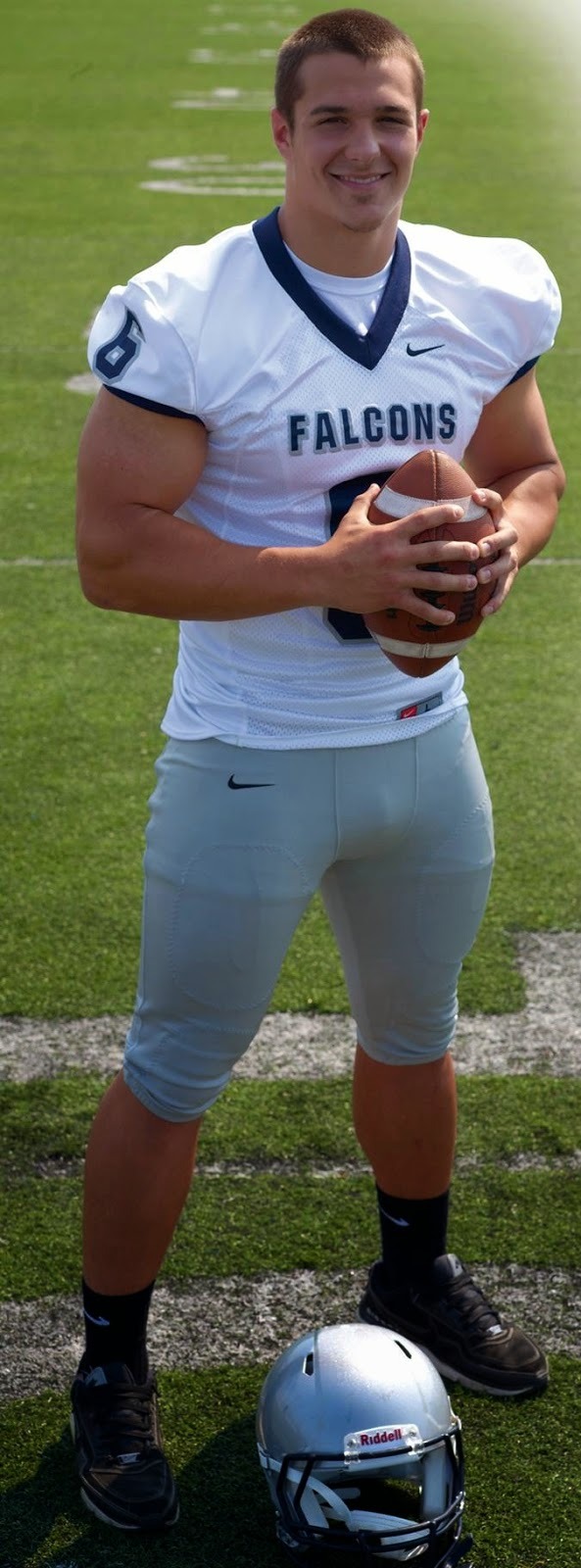 jockbrad:   Swimmers, wrestlers, football players / singlets, jockstraps, speedos