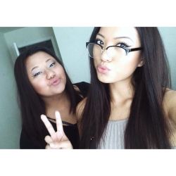 asiangirlshotties:  Glasses