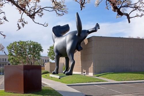 myedol:Bad Dog by Richard Jackson This 28 foot high sculpture was created by Richard Jackson, and 