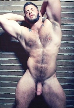 topshelfmen:  Just hairy enough and muscled beyond belief