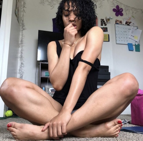Pretty Feet & Ass Fetish