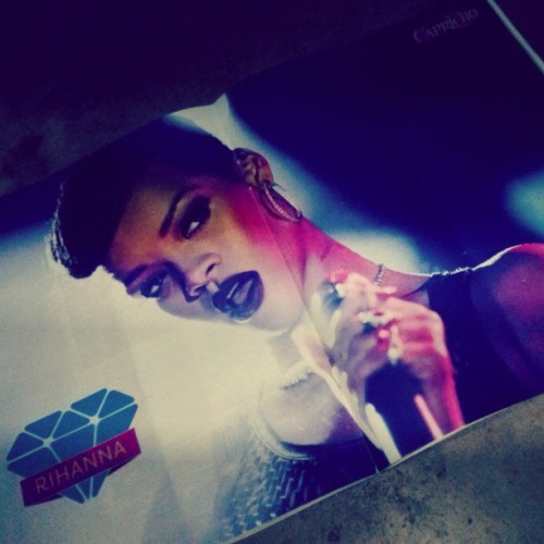 Poster! #rihanna #rih #777tour #navyfashion #familynavy #crazy #diamonds #followme #badgalriri #ilov