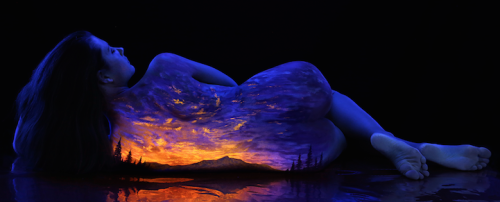 jedavu: Stunning Fluorescent Landscapes Painted on Bodies by Photographer and artist John Poppl