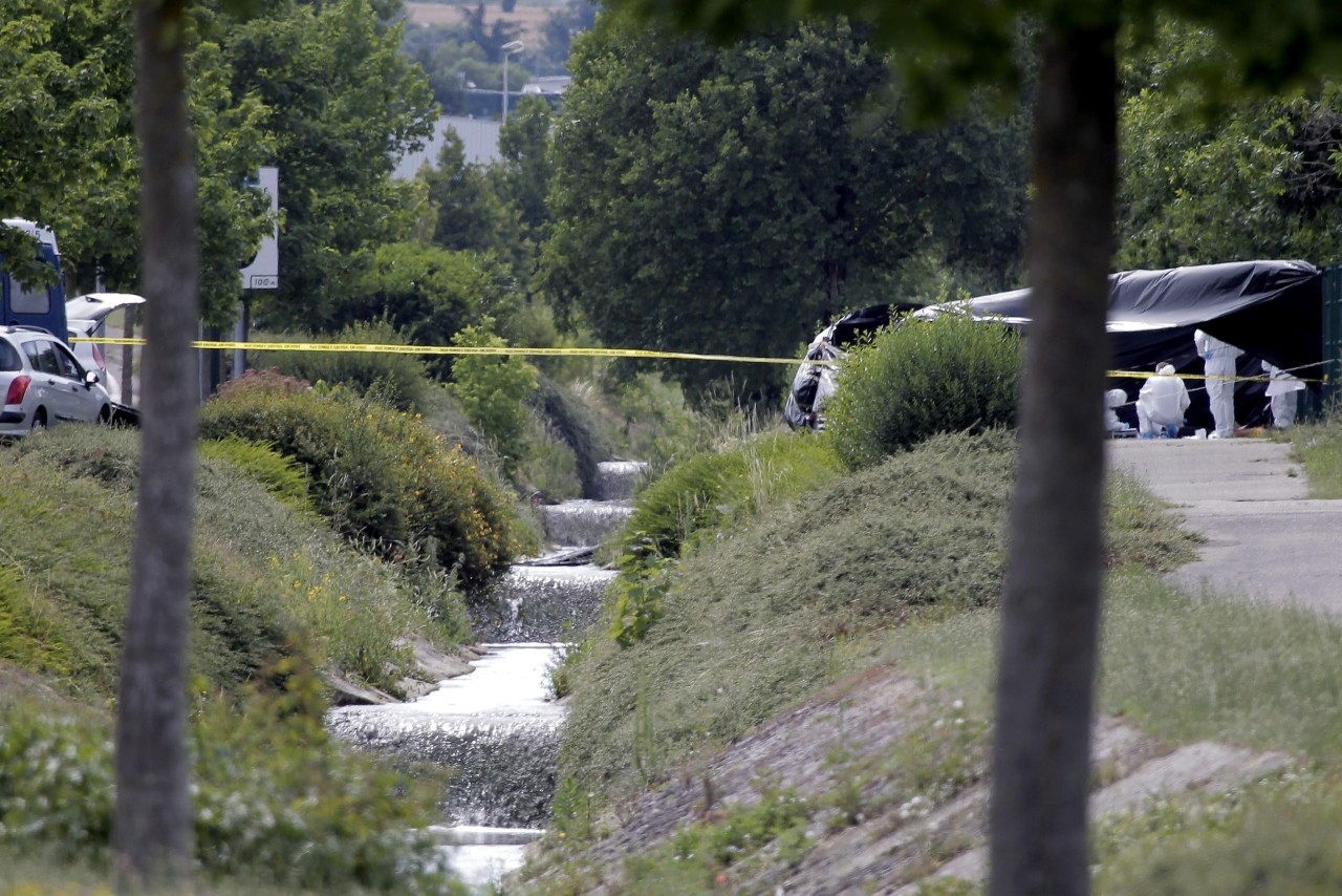 Un hombre decapitado y dos heridos en un atentado terrorista en Francia. Un auto con al menos dos personas ingresó en una fábrica francesa de gas de la ciudad de Isere y produjo una explosión. El ataque tiene el sello del ISIS, aunque no fue...