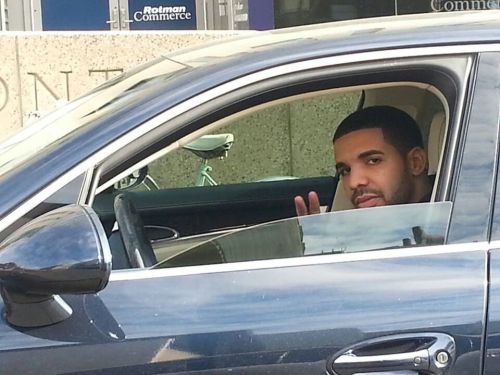 thenorthside:  thenorthside:  Year in Review 2013: the year i saw Drake and he actually acknowledged me  nothing really crazy happened this year, aside from me buying my own place…  so this is still the most important moment of the last two years 