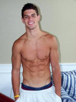 uclafratboy:  This is my dream guy. Ripped,